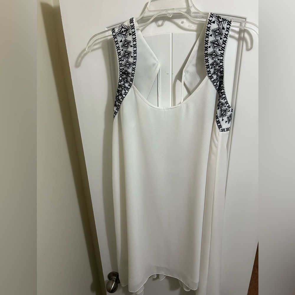 BCBGeneration small white dress with black embroidery detail
